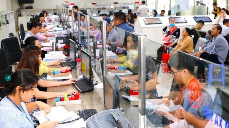 Đề xuất trả lương công chức theo vị trí việc làm, tiến tới bỏ biên chế “suốt đời”.