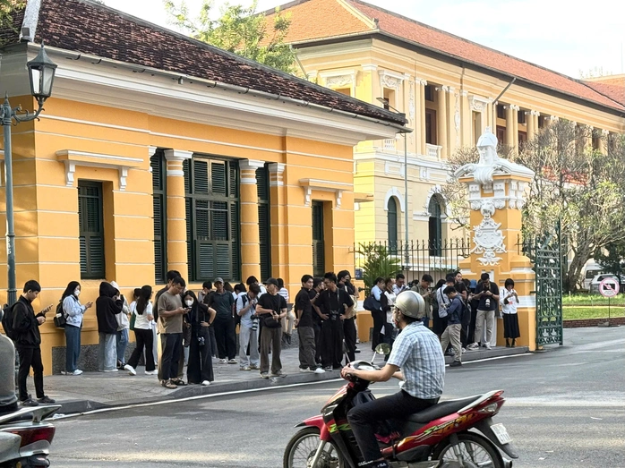 z72389520334512c80cb490a03dad2cf4c4412f4228e4f 17635124238352052440706