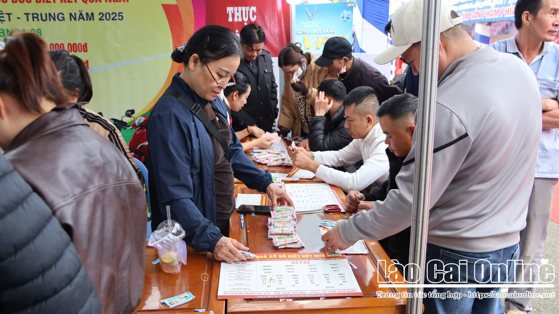 Có gì tại Hội chợ Thương mại Quốc tế Việt – Trung? 7 z7244902422800 7f350ca65400e5e74d4e59d9657d9e94