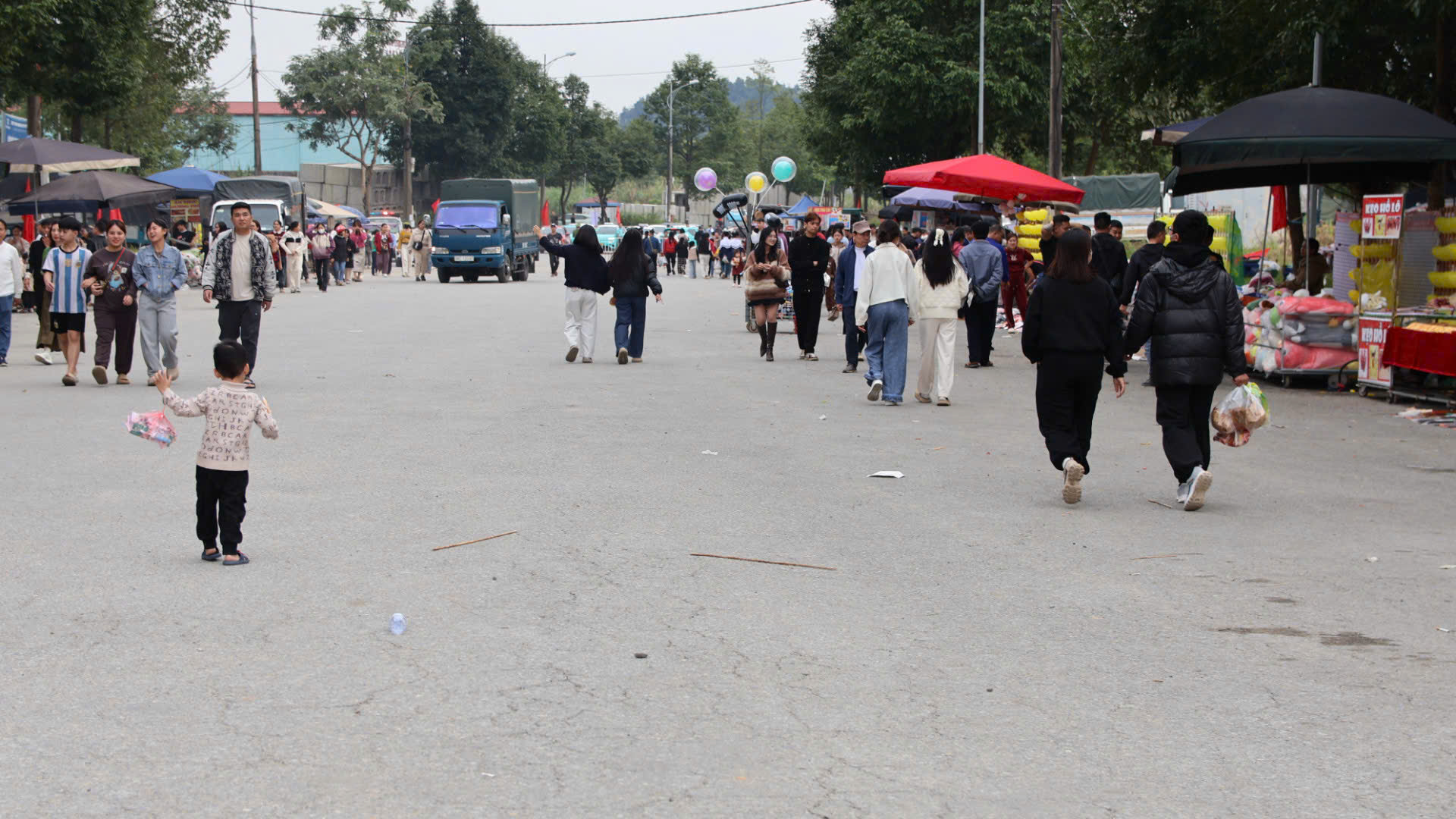 Có gì tại Hội chợ Thương mại Quốc tế Việt – Trung? 6 z7244902527922 254357ab03decf9ce36b53c663a97cf0