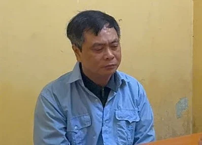 Khởi Tố Hiệu Trưởng Trường Cao Đẳng Du Lịch Hà Nội Liên Quan Sai Phạm Tiền Hỗ Trợ A80 Của Sinh Viên 1 Bị can Phạm Văn Long. Ảnh: CAHN.