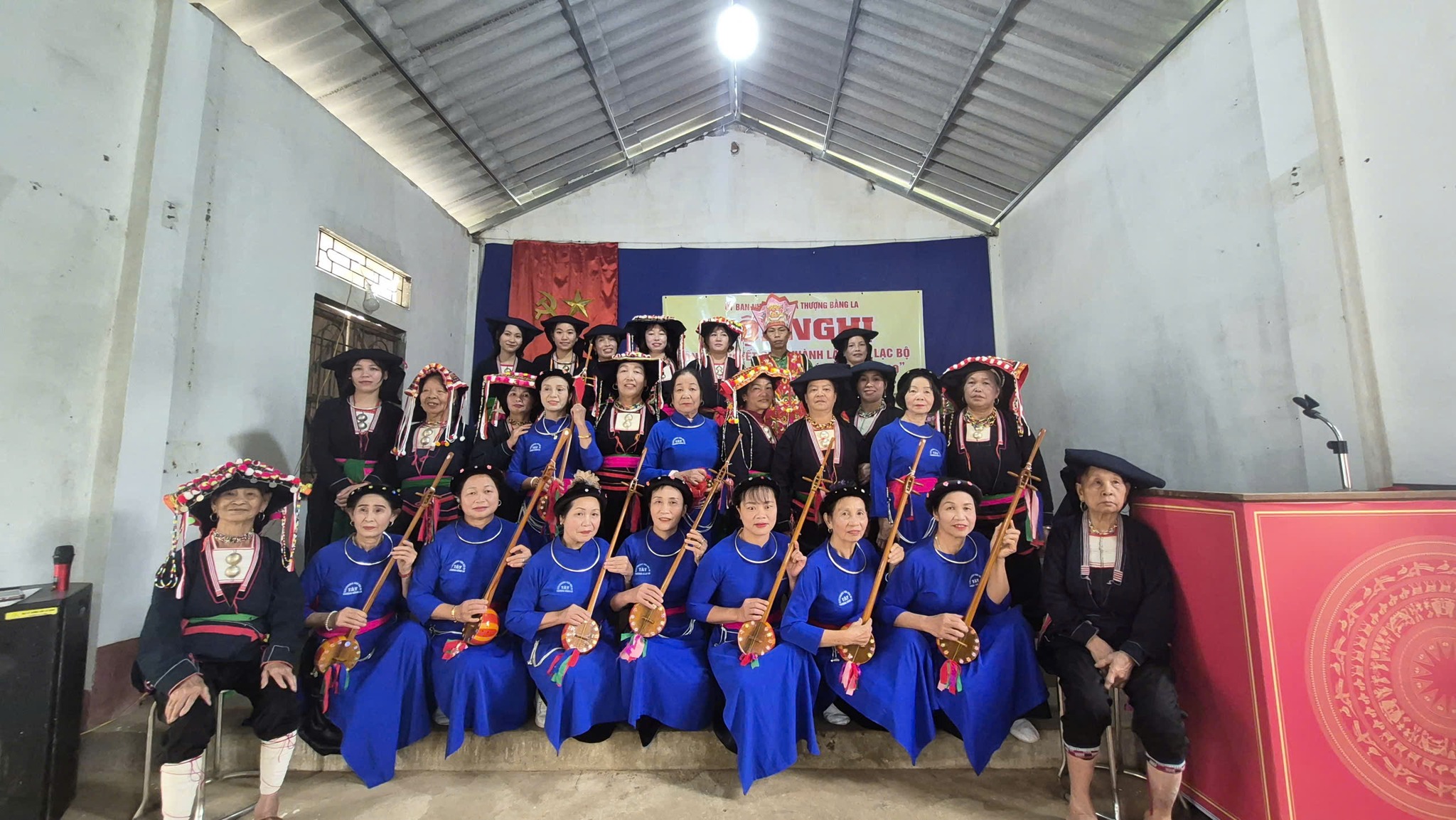 Thượng Bằng La thành lập Câu lạc bộ gìn giữ bản sắc Dao: Lan tỏa di sản từ cộng đồng 5 596819985 122152952852924737 6468114693631622440 n