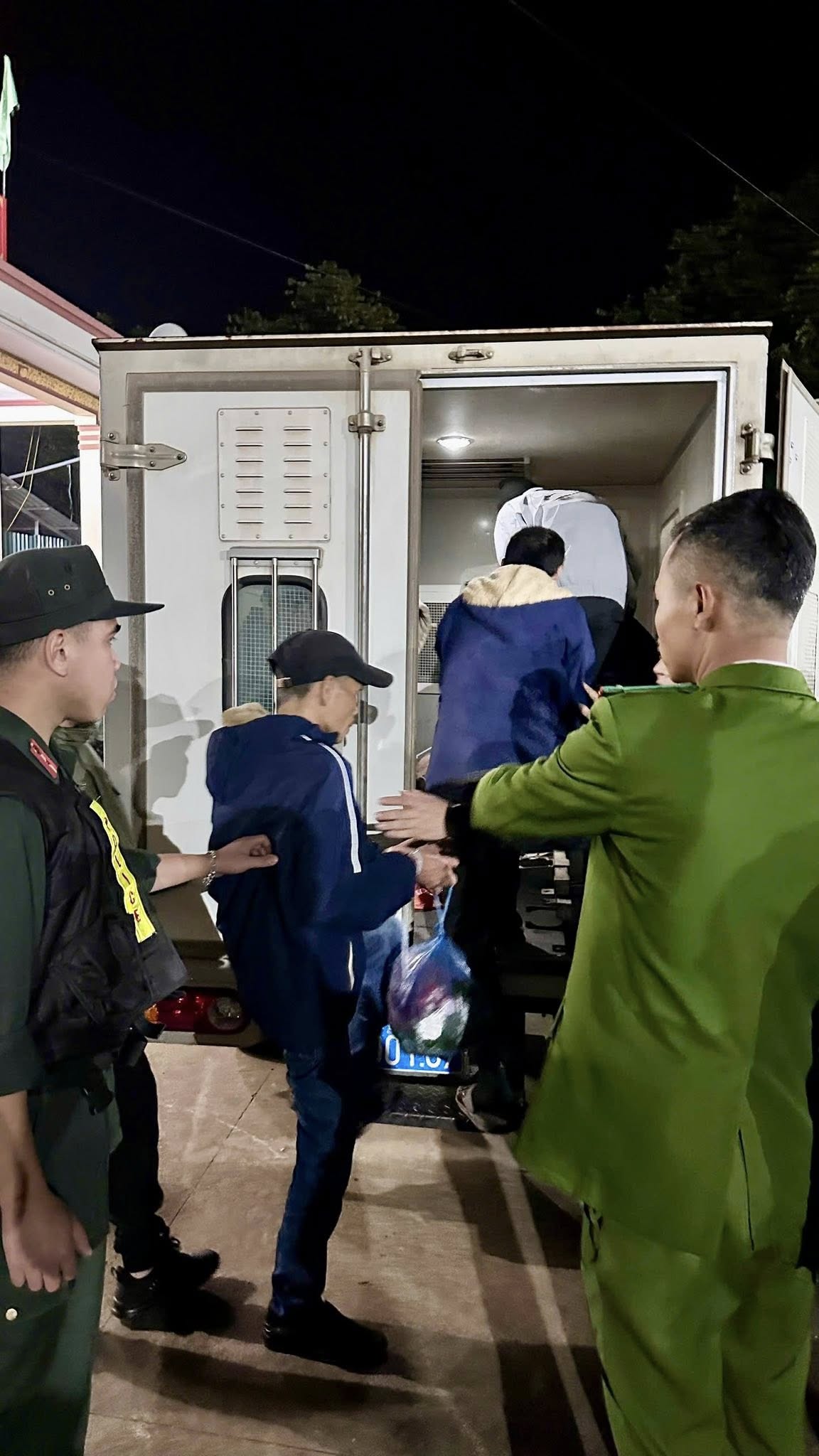 Kiên quyết đẩy lùi ma túy, giữ bình yên từ cơ sở 2 597026731 1191599289824754 307785182690522896 n