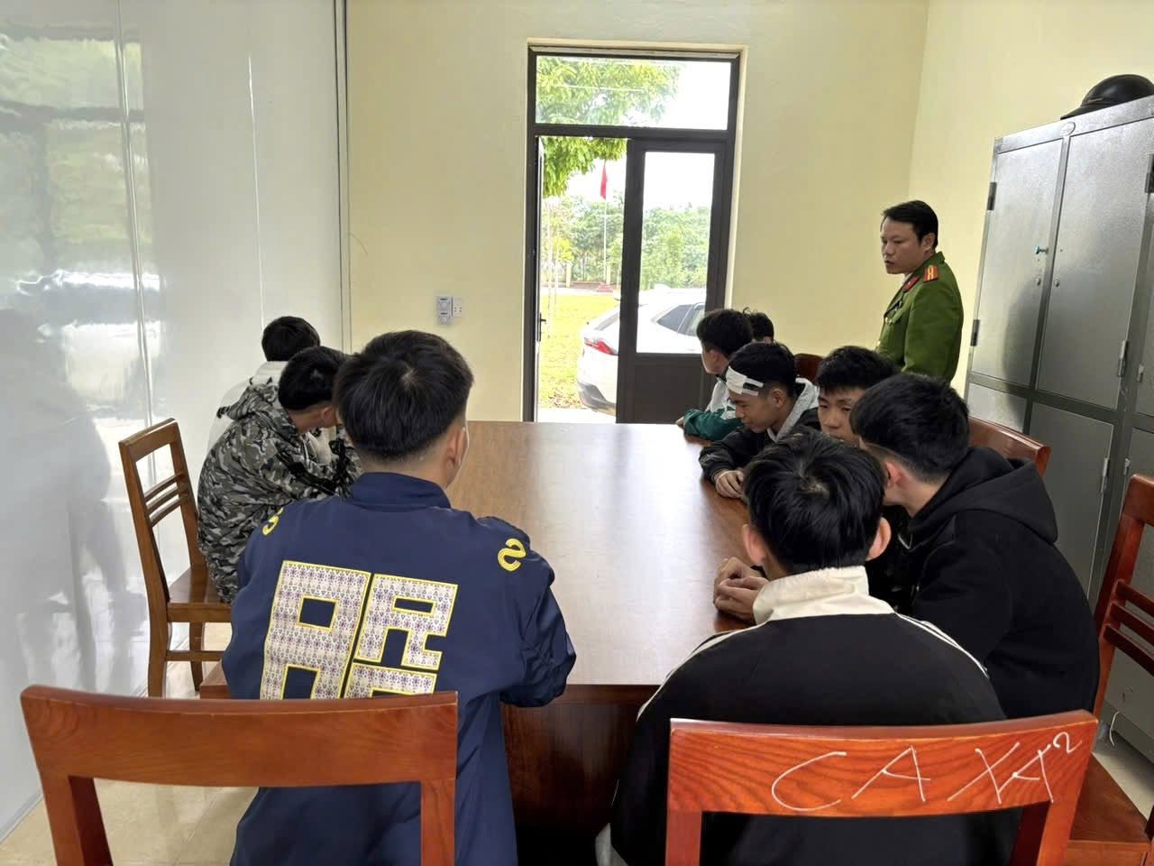 Xử lý nhóm thiếu niên gây mất trật tự bằng lao động công ích, giáo dục truyền thống 1 597355653 1215930724073736 3612121413187348782 n