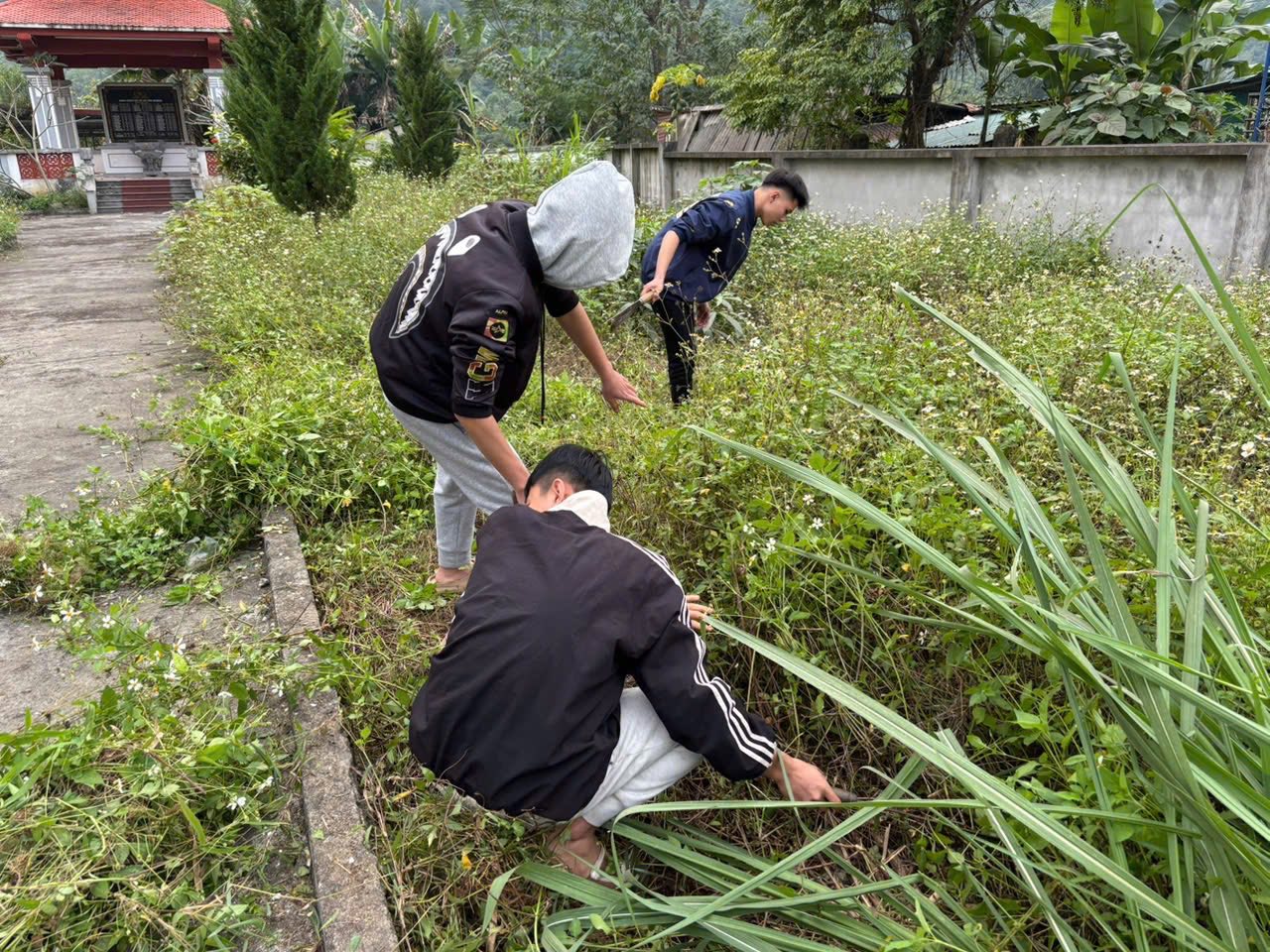 Xử lý nhóm thiếu niên gây mất trật tự bằng lao động công ích, giáo dục truyền thống 5 597425415 1215931170740358 7425403515031120405 n