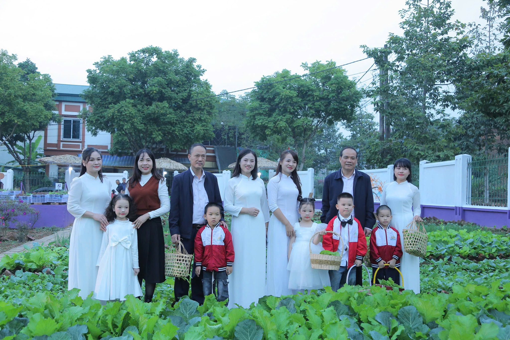 Lớp học giữa thiên nhiên xanh – Hành trình gieo mầm hạnh phúc cho trẻ mầm non Cam Đường 13 598573260 881797871023369 1951838277832922582 n