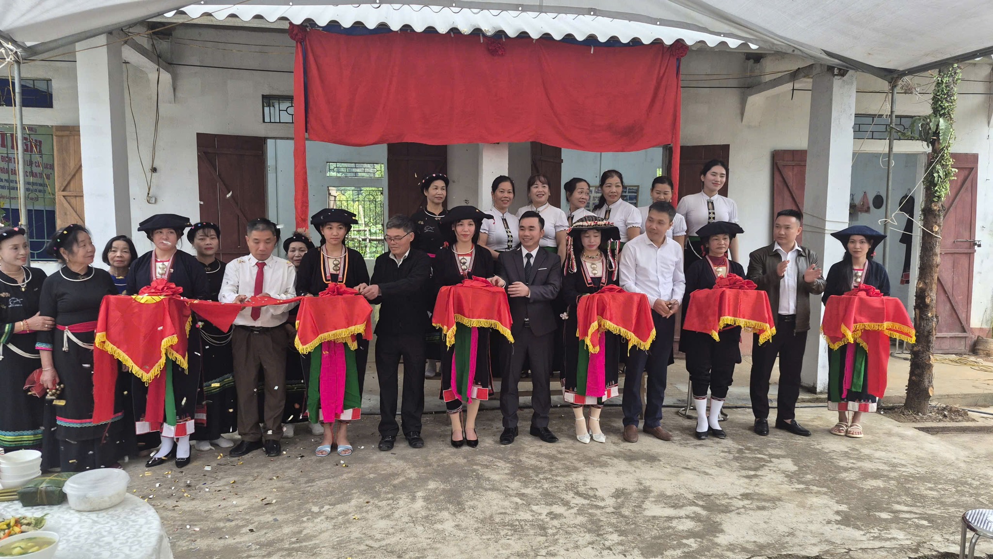 Thượng Bằng La thành lập Câu lạc bộ gìn giữ bản sắc Dao: Lan tỏa di sản từ cộng đồng 2 598804934 122152951892924737 6757652760732114624 n