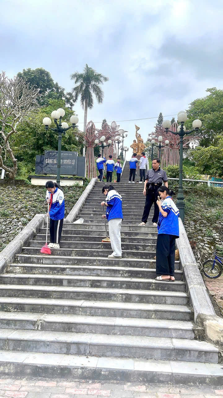 Học sinh Trường TH&THCS Võ Thị Sáu chăm sóc di tích lịch sử, tri ân truyền thống anh hùng 4 599942016 809262278809118 9021547633726305941 n