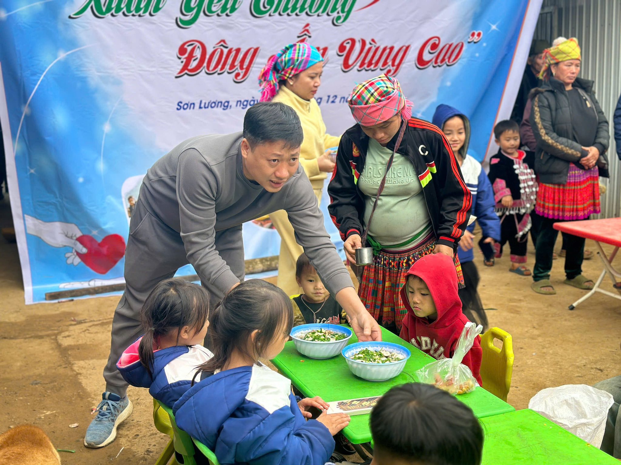 Khi yêu thương về bản – ấm áp một mùa đông nơi núi cao Sơn Lương 11 601824238 1262610562570201 4767936351920589409 n