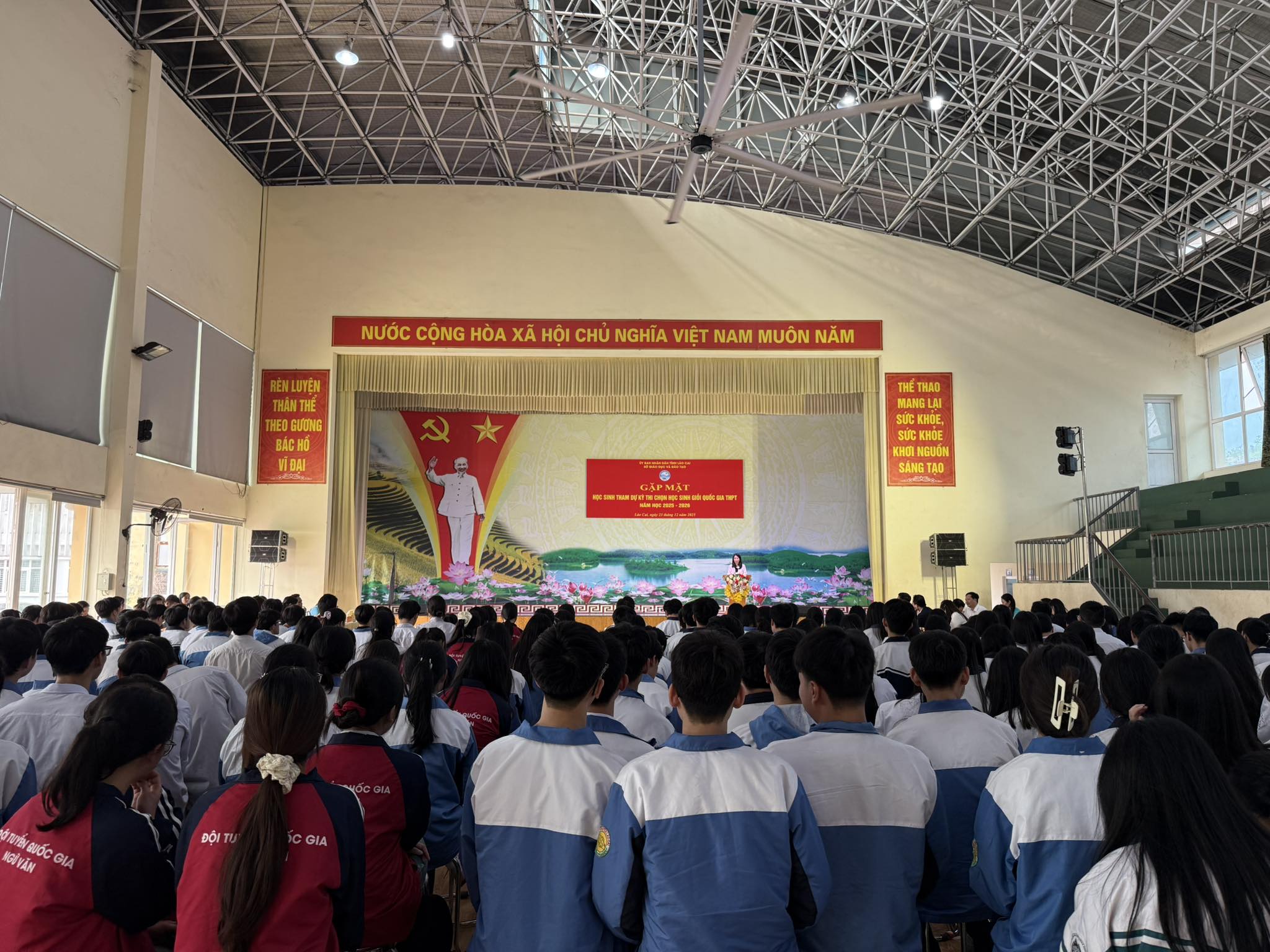 Tiếp lửa đam mê, nâng bước học trò Lào Cai chinh phục kỳ thi học sinh giỏi quốc gia 1 601933735 1376592604263403 1496058659577924142 n