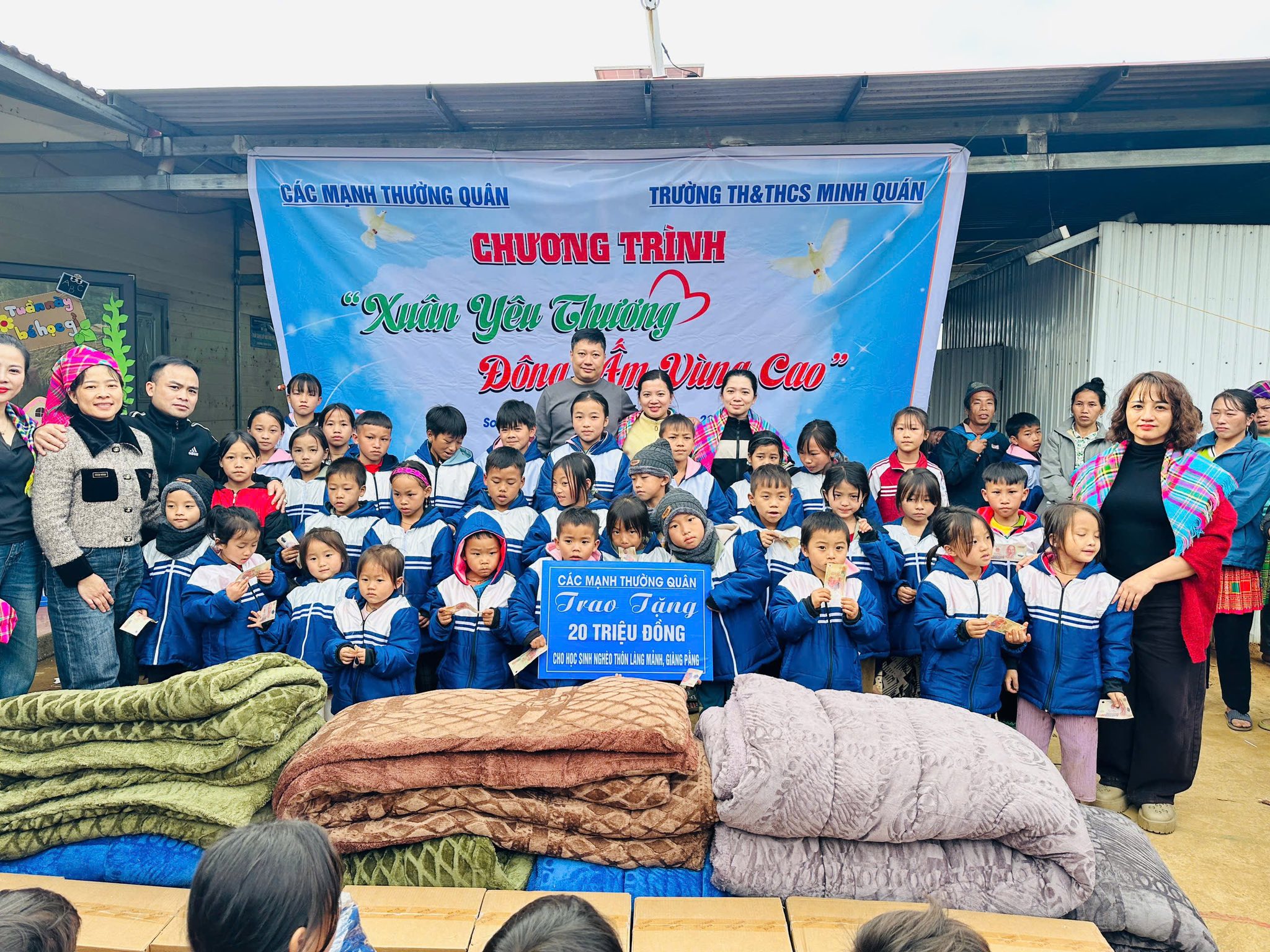 Khi yêu thương về bản – ấm áp một mùa đông nơi núi cao Sơn Lương 3 602404384 1262611009236823 4589954190689464994 n