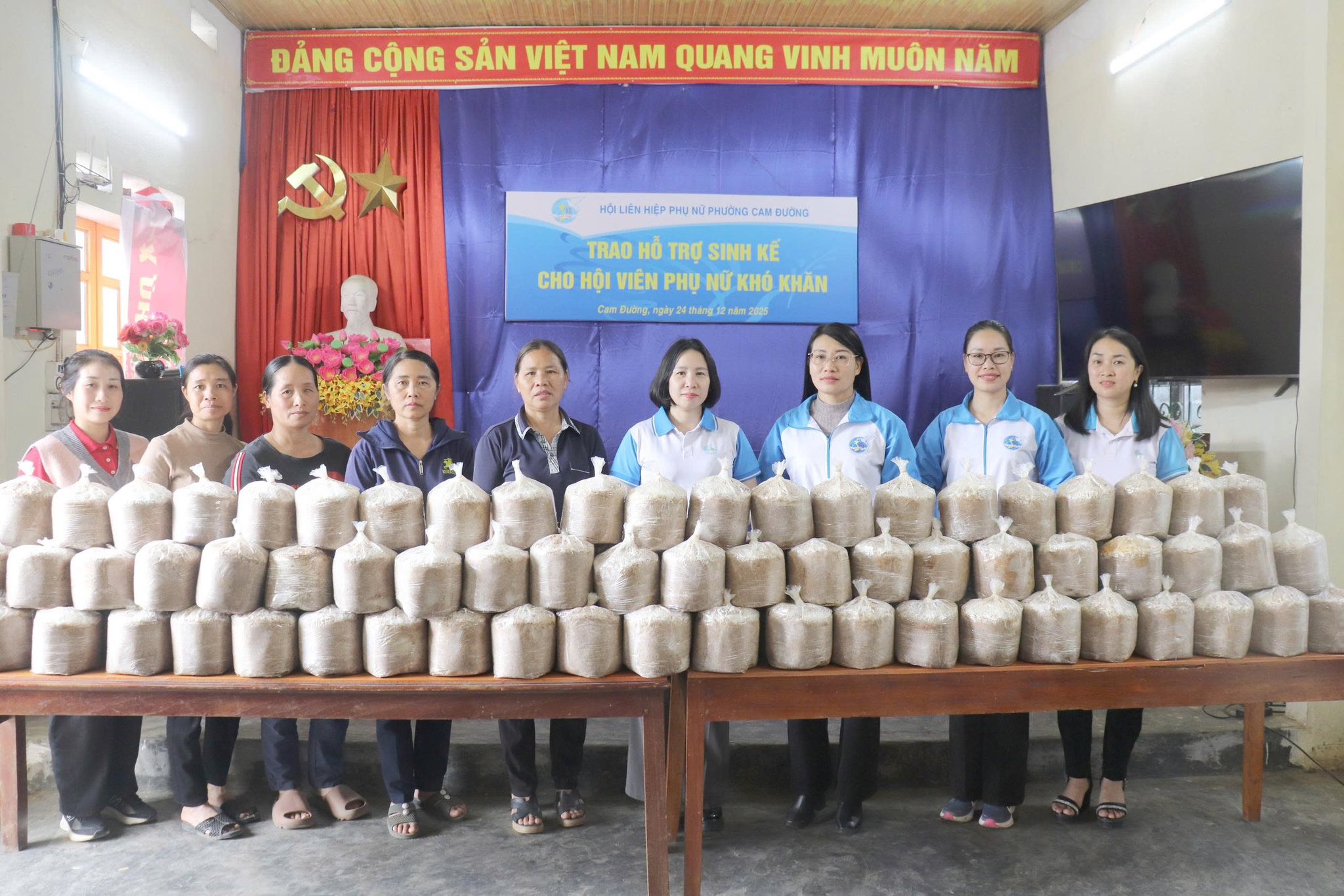 Trao sinh kế – Gieo hy vọng cho phụ nữ khó khăn ở Cam Đường 6 605143643 889939556875867 4483749488975909081 n