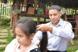 7562ad22a86c4ff8a852f2c632af85cd nhung ong bo mam non giua dai ngan 3 4671.jpg