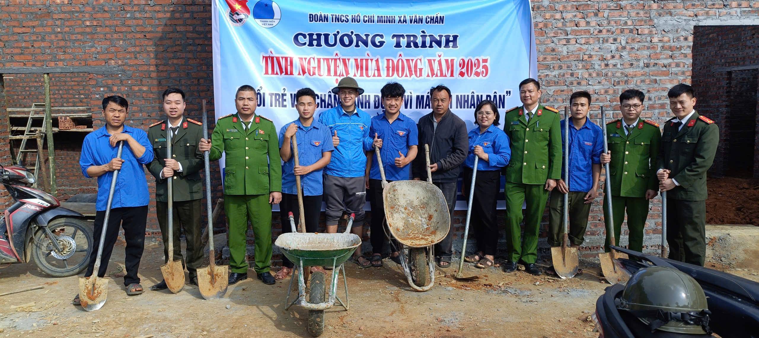Công an xã Văn Chấn chung tay xóa nhà tạm, lan tỏa nghĩa tình mùa đông vùng cao 1 gen h N1 906000