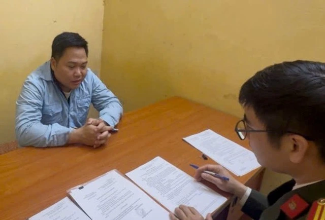 Khởi Tố Hiệu Trưởng Trường Cao Đẳng Du Lịch Hà Nội Liên Quan Sai Phạm Tiền Hỗ Trợ A80 Của Sinh Viên 3 Bị can Nguyễn Văn Sáng ẢNH: CÔNG AN HÀ NỘI