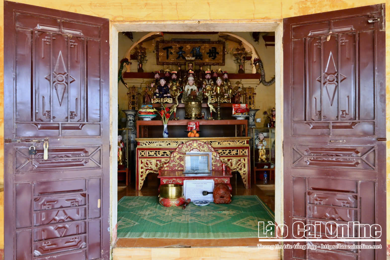 Đền Bà Áo Trắng – điểm tựa tâm linh bên ngã ba sông 7 z7308973667836 941f9428a3852cf79cf78e37814975ad