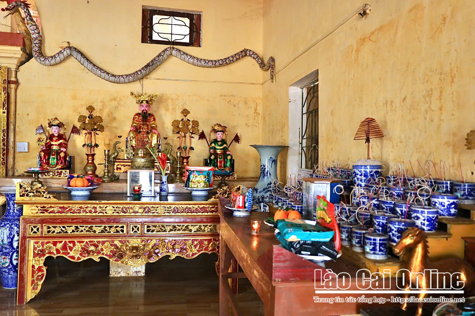 Đền Bà Áo Trắng – điểm tựa tâm linh bên ngã ba sông 25 z7309100478932 084f664a96589a68538554989640d3ad