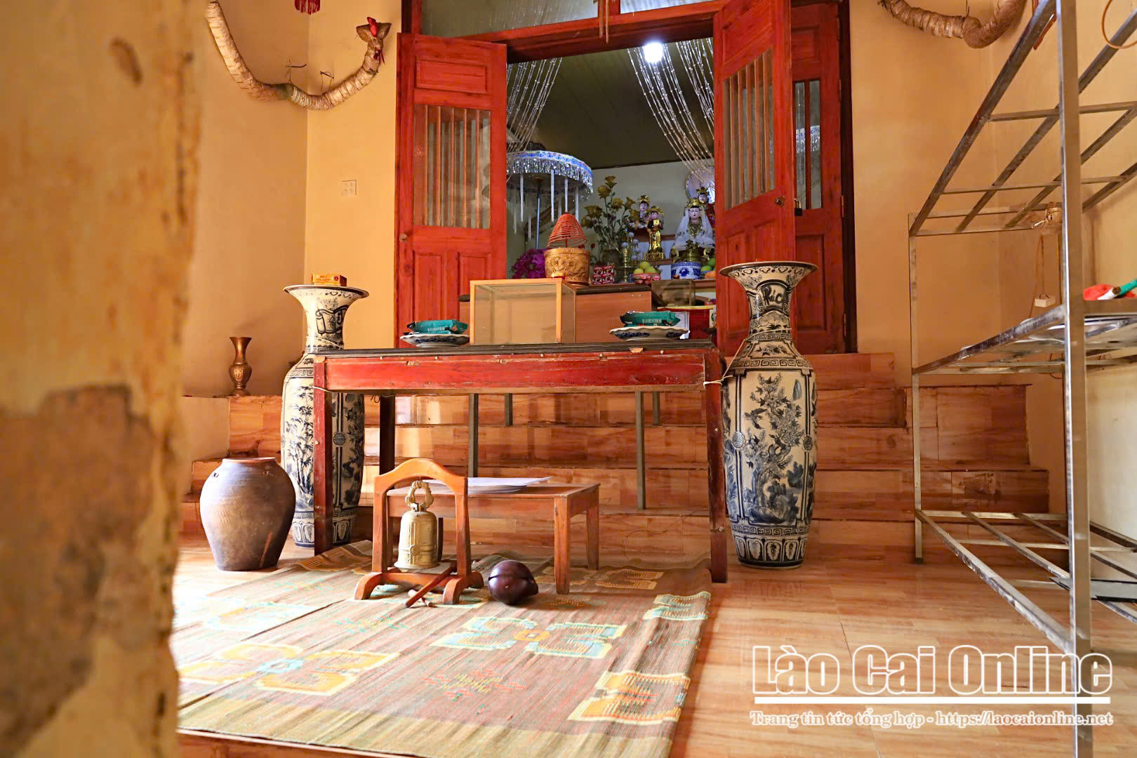 Đền Bà Áo Trắng – điểm tựa tâm linh bên ngã ba sông 24 z7309100485572 0647a251bbb7628f0aff9924abde6040