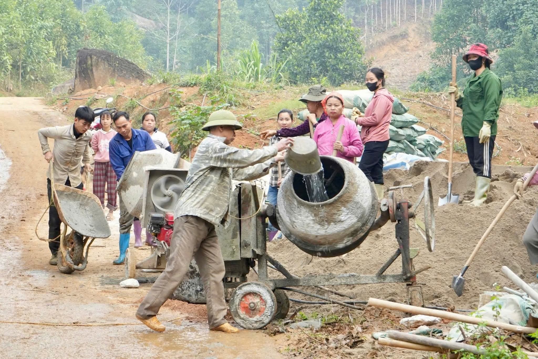 “Ngày cuối tuần cùng dân” – Gắn kết lòng dân, dựng xây diện mạo nông thôn Trấn Yên 3 613574108 1275809287916995 4830555752501770246 n