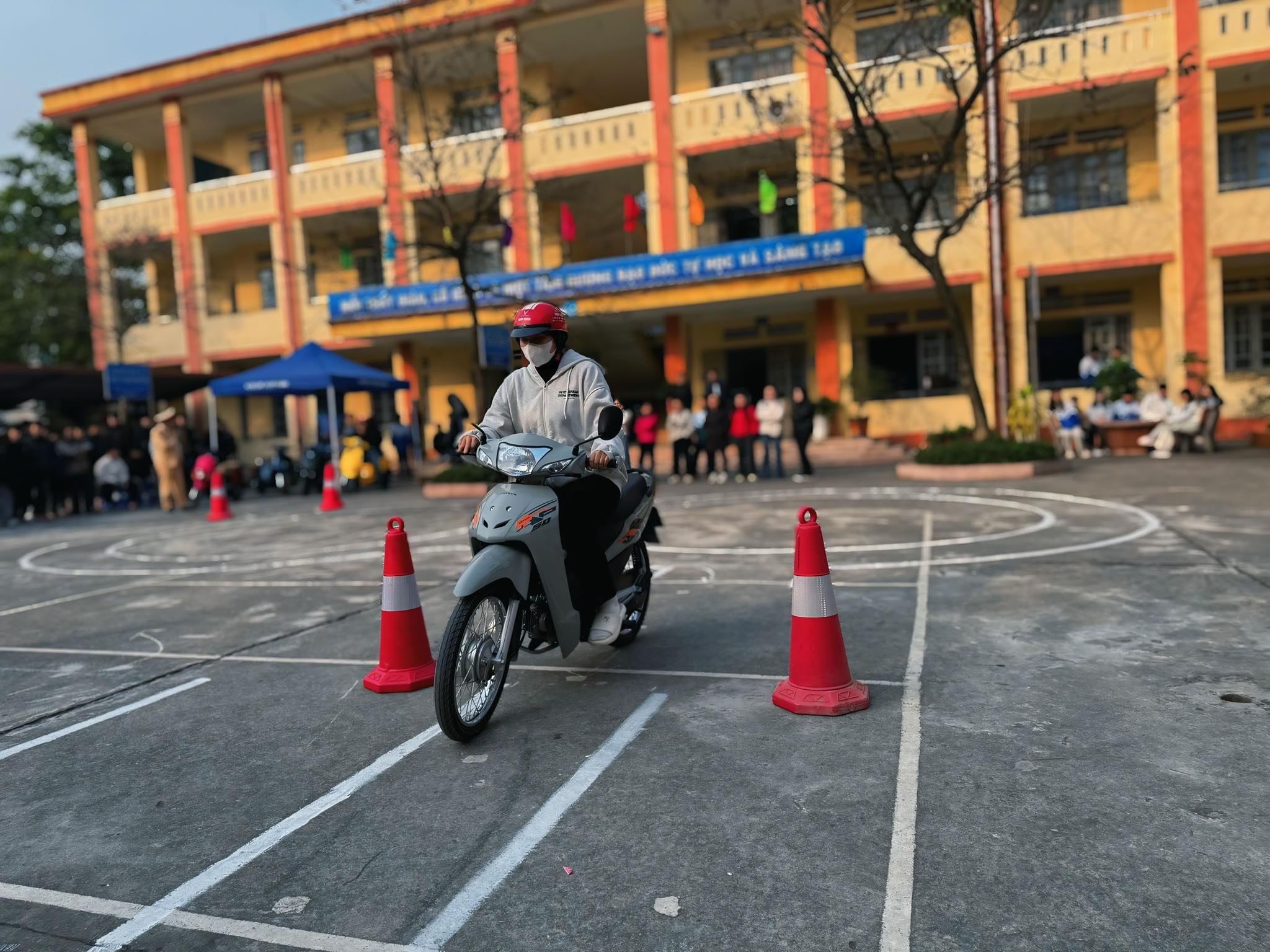 Trang bị kỹ năng lái xe an toàn cho học sinh – Nền tảng xây dựng văn hóa giao thông học đường 3 614502117 874035295336035 492284123602462091 n