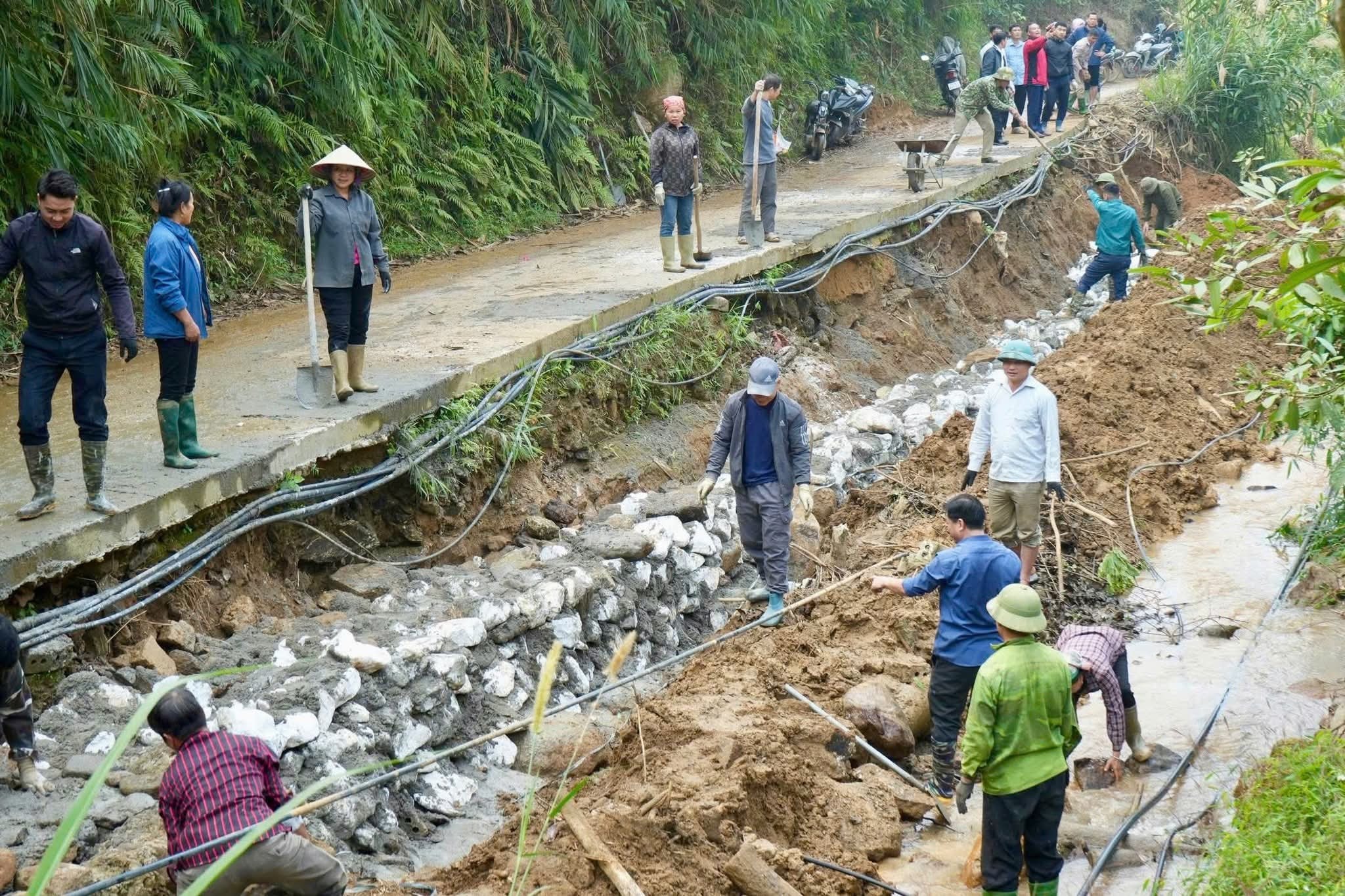 “Ngày cuối tuần cùng dân” – Gắn kết lòng dân, dựng xây diện mạo nông thôn Trấn Yên 5 615052543 1275809227917001 6156512559411576553 n