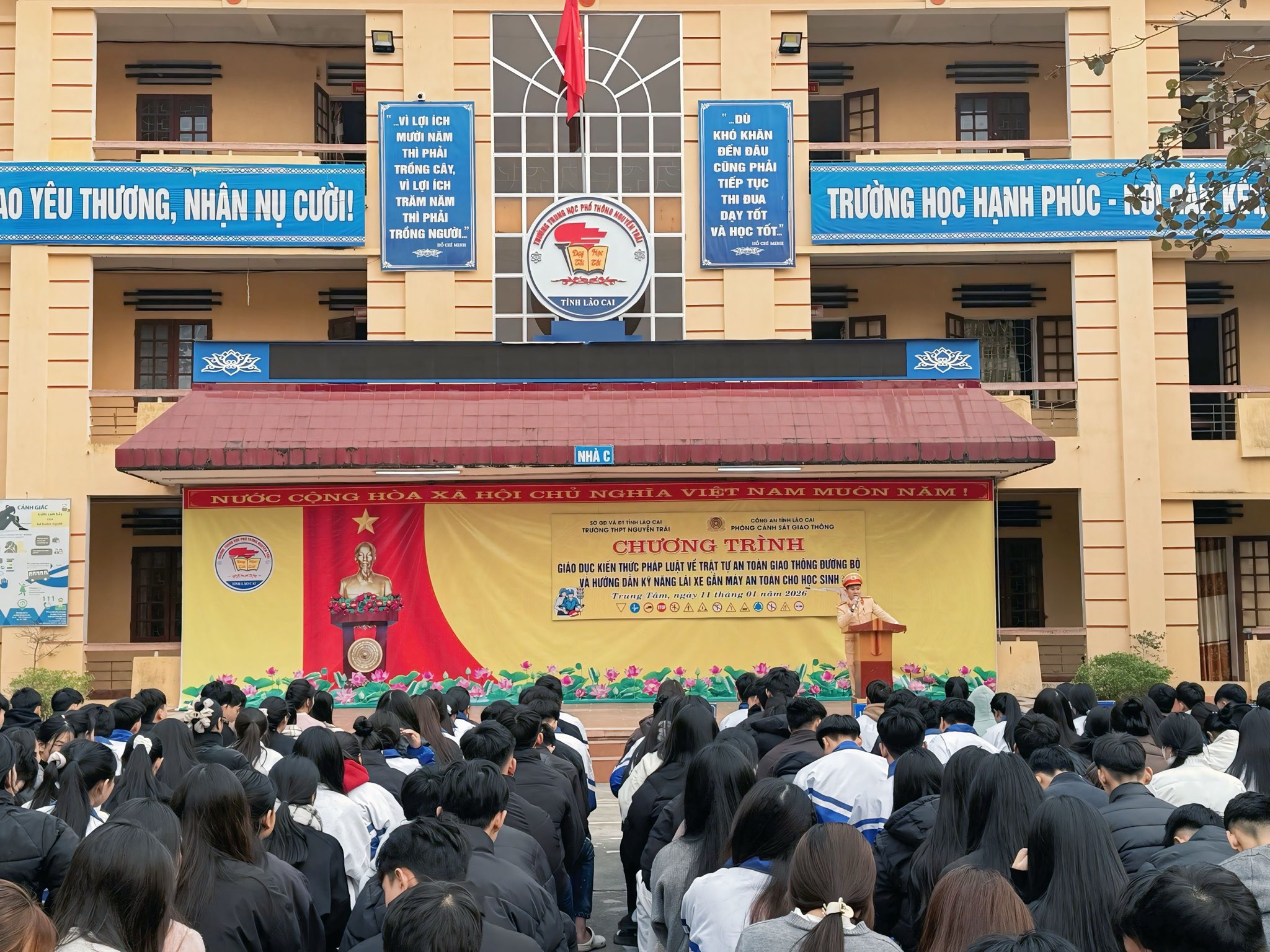 Trang bị kỹ năng lái xe an toàn cho học sinh – Nền tảng xây dựng văn hóa giao thông học đường 1 615209664 874031652003066 6010083494160504617 n