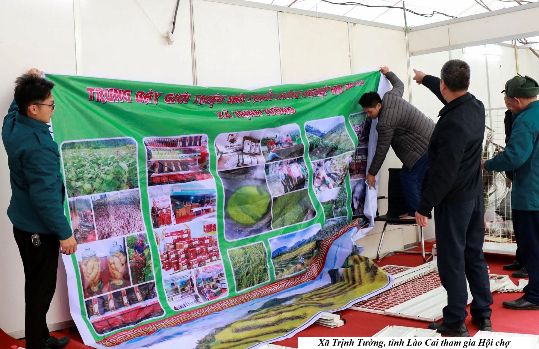 Anh Quang Phan Trung tam Van hoa TT TT khu vuc Bat Xat.lco .04 1