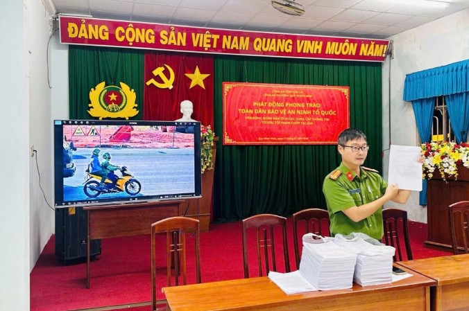 Công an các xã, phường ở Gia Lai đã phát động toàn dân cung cấp thông tin liên quan đến vụ cướp ngân hàng (Ảnh: Công an phường Quy Nhơn Nam).