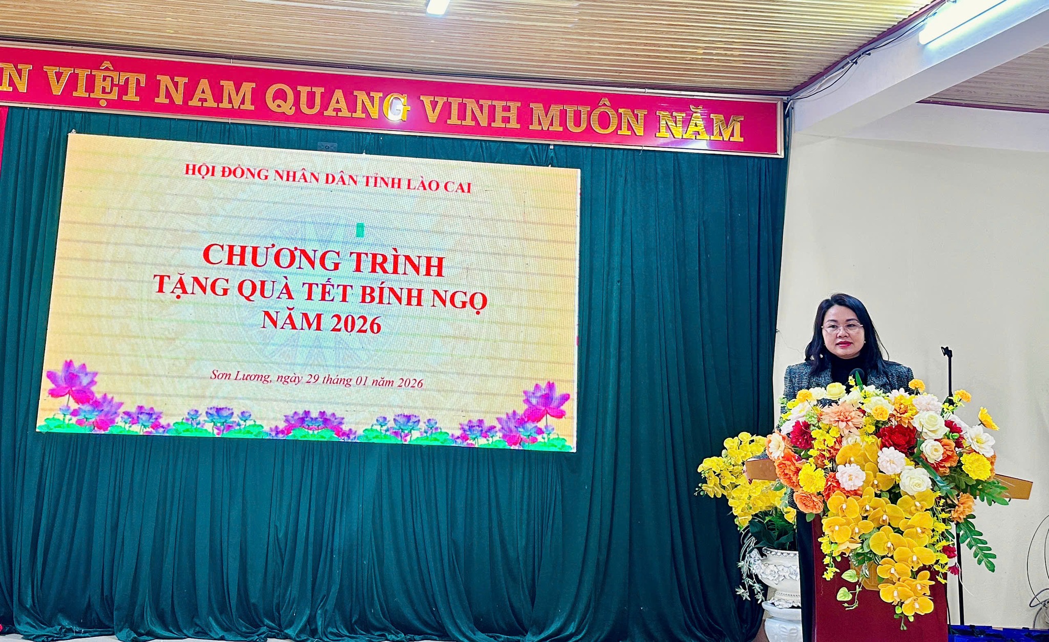 Sơn Lương trao gửi yêu thương, sẻ chia Tết ấm đến người khuyết tật 2 Dong chi Hoang Thi Lan Huong