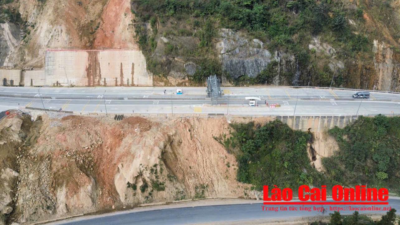Trạm BOT Lào Cai – Sa Pa sẽ thu phí trở lại từ 31/1 5 Giao thong qua khu vuc tram BOT Lao Cai Sa Pa duoc khoi phuc bao dam an toan sau mua lu