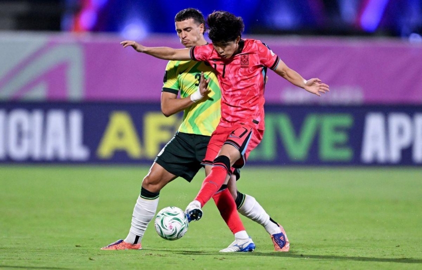 Hai-doi-thi-dau-giang-co-trong-hiep-1-Anh-AFC-