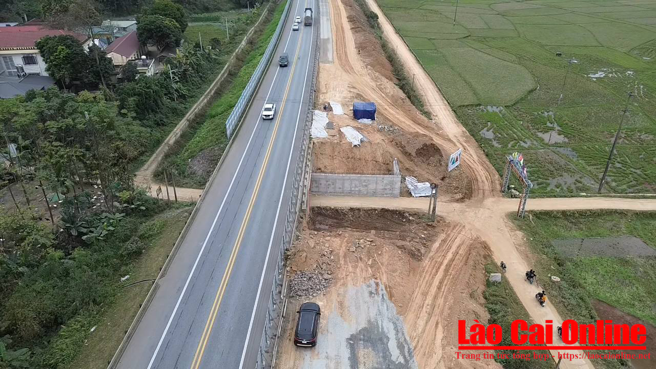 He thong cau vuot dang dan hoan thien song song voi tien do thi cong va hoan thien cac lan duong