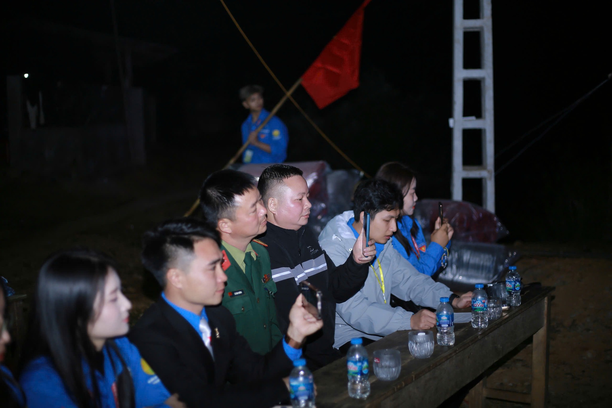 Mot so hinh anh khac tai chuong trinh Anh Tay Bac trong toi.lco .03