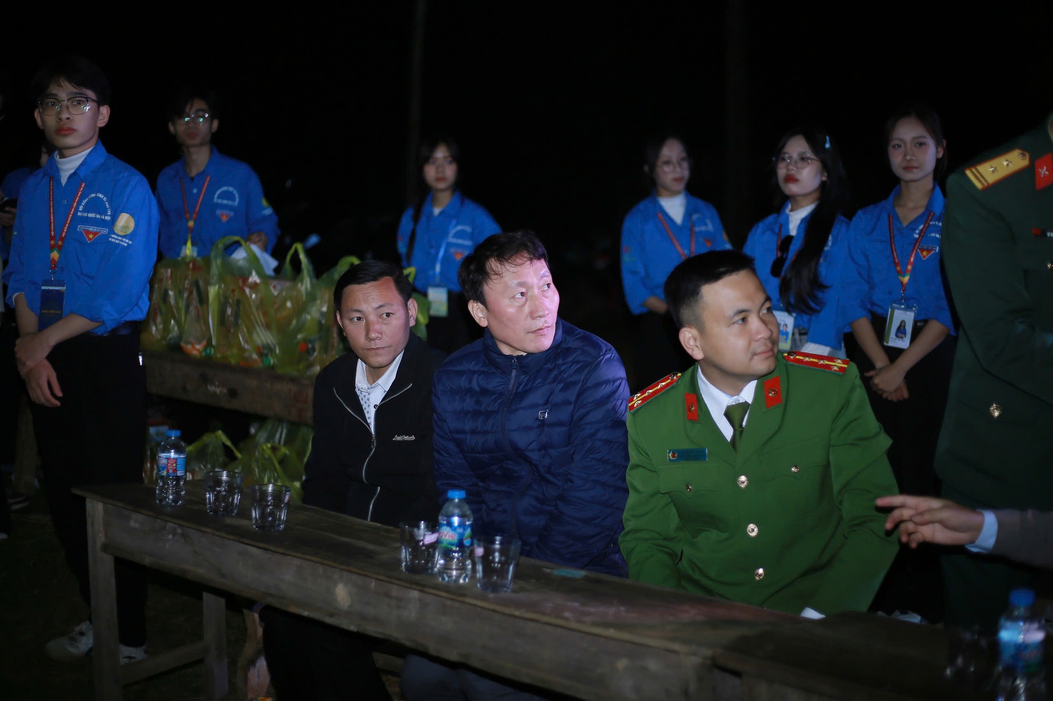 Mot so hinh anh khac tai chuong trinh Anh Tay Bac trong toi.lco .04