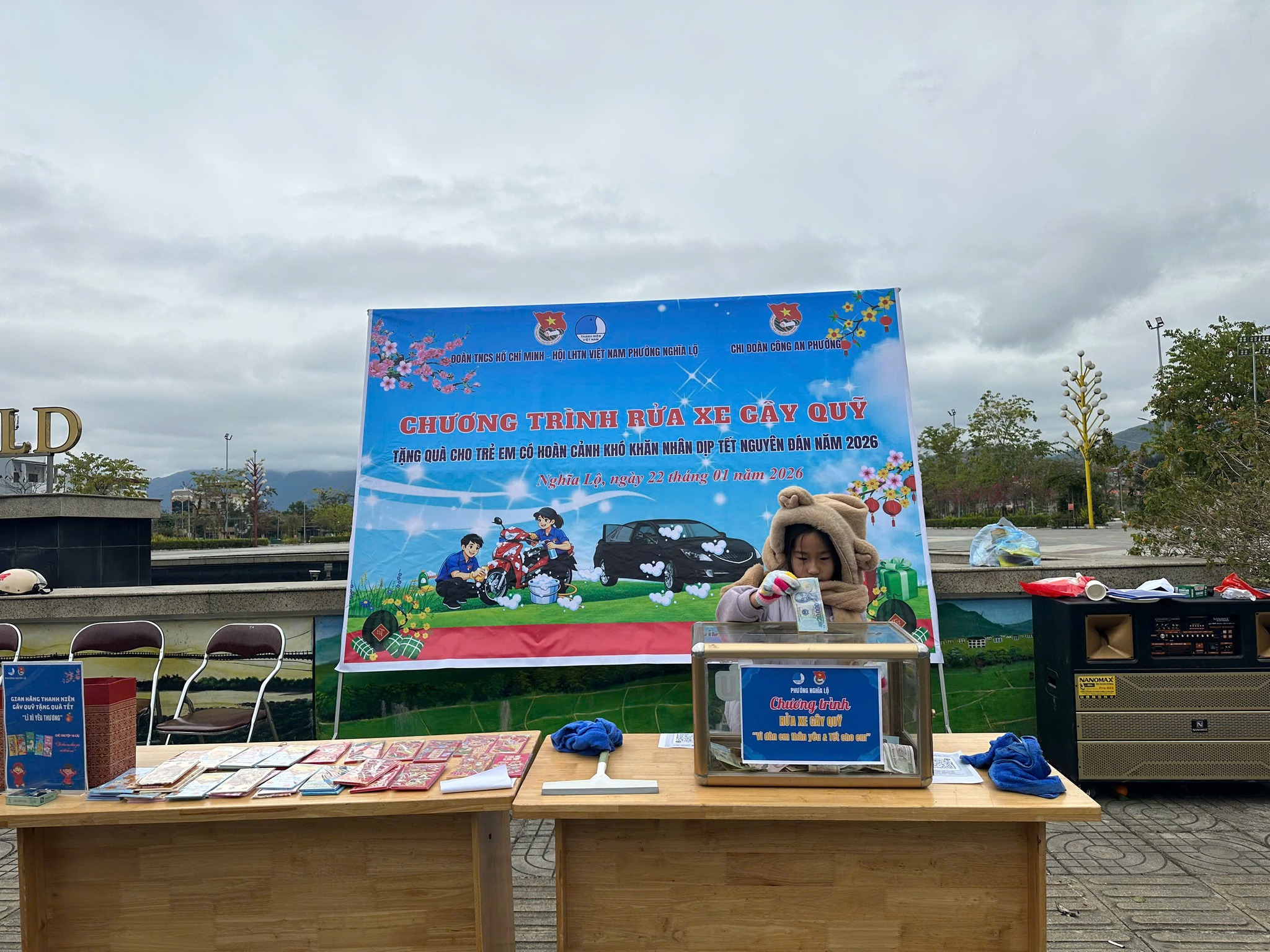 Nhung dong tien nho be duoc gui gam tu tam long se chia cua nguoi dan trong chuong trinh rua xe gay quy