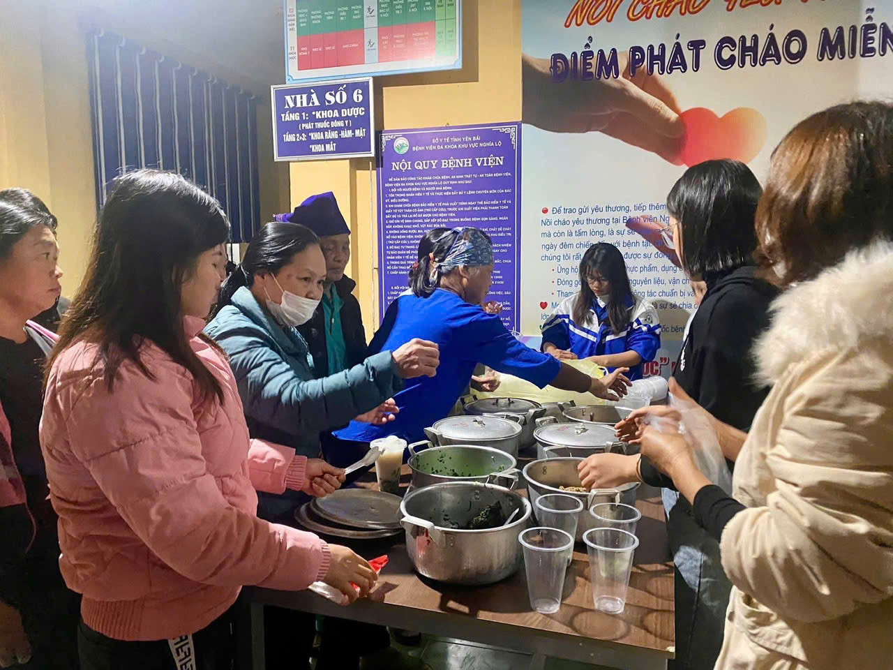 Noi chao yeu thuong lan toa hoi am tinh nguoi tiep them dong luc cho benh nhan trong nhung ngay dieu tri.lco