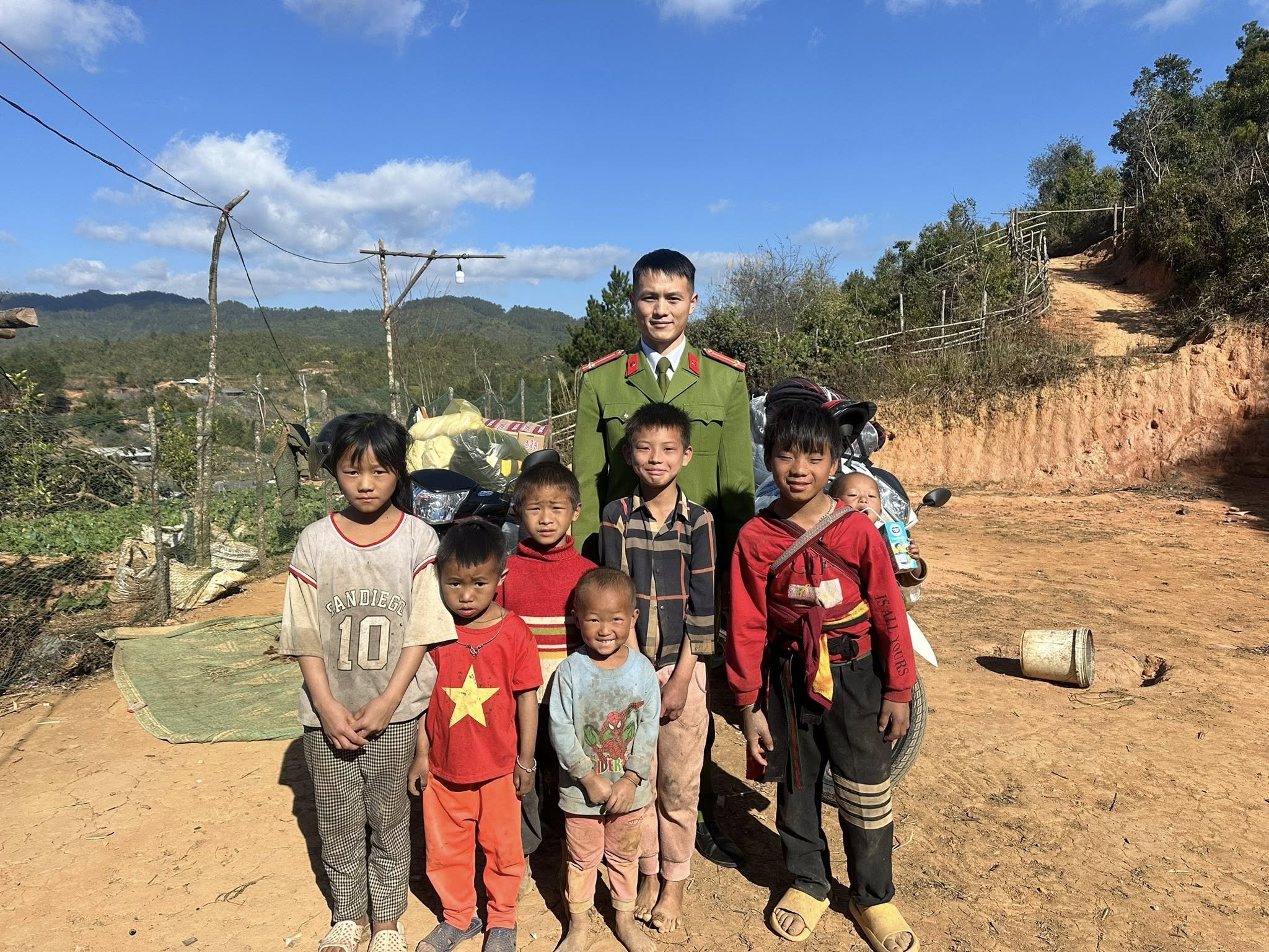 Nu cuoi tre tho vung cao la dong luc de nhung hanh trinh thien nguyen tiep tuc duoc lan toa