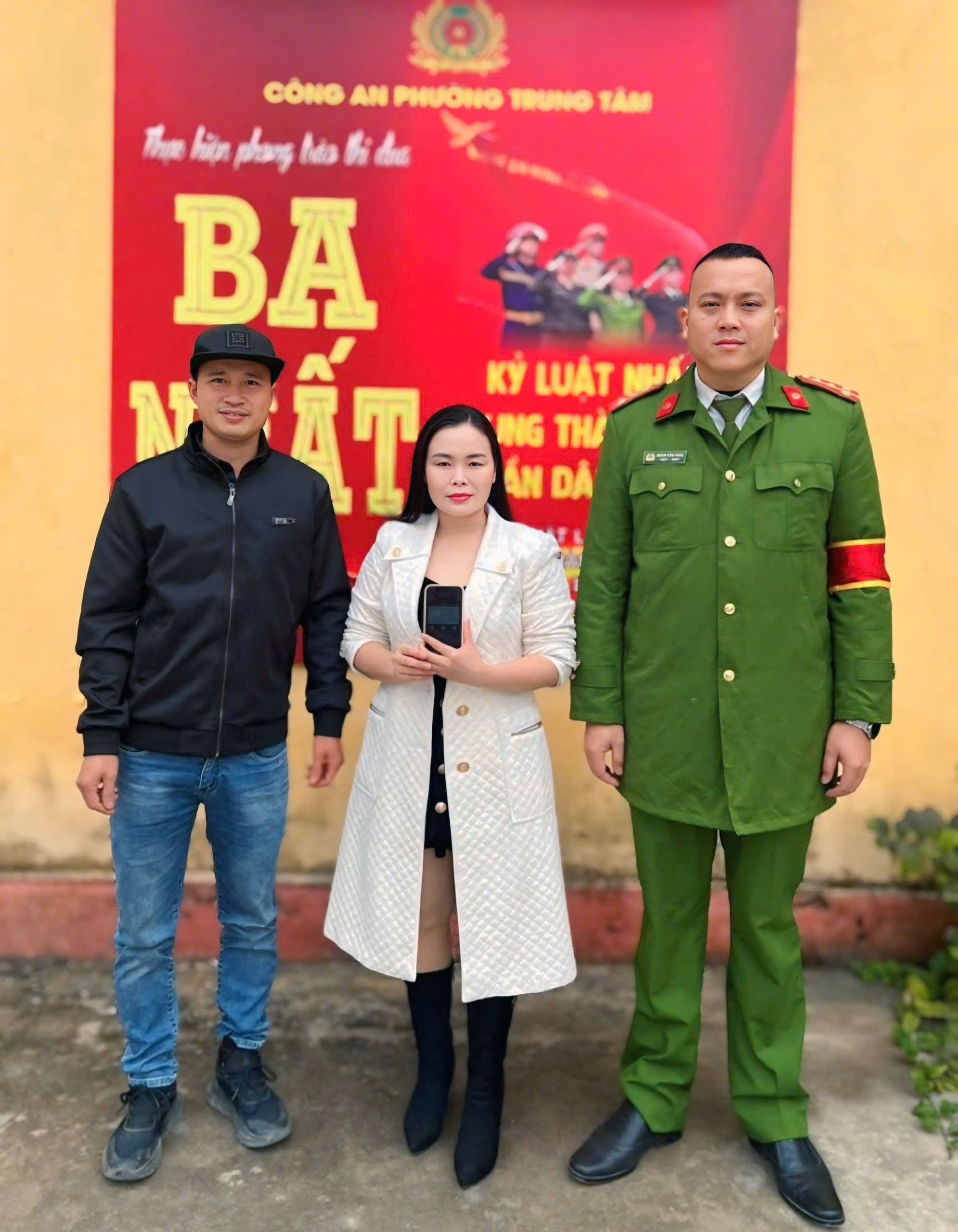 Trao tra tai san cho chu so huu tai tru so Cong an phuong Trung Tam