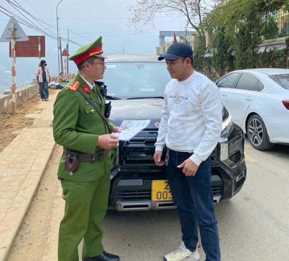 Lào Cai bảo đảm trật tự, an toàn giao thông dịp nghỉ lễ trên tuyến quốc lộ 4D và khu du lịch Sa Pa 5 gen n Ta Van 2