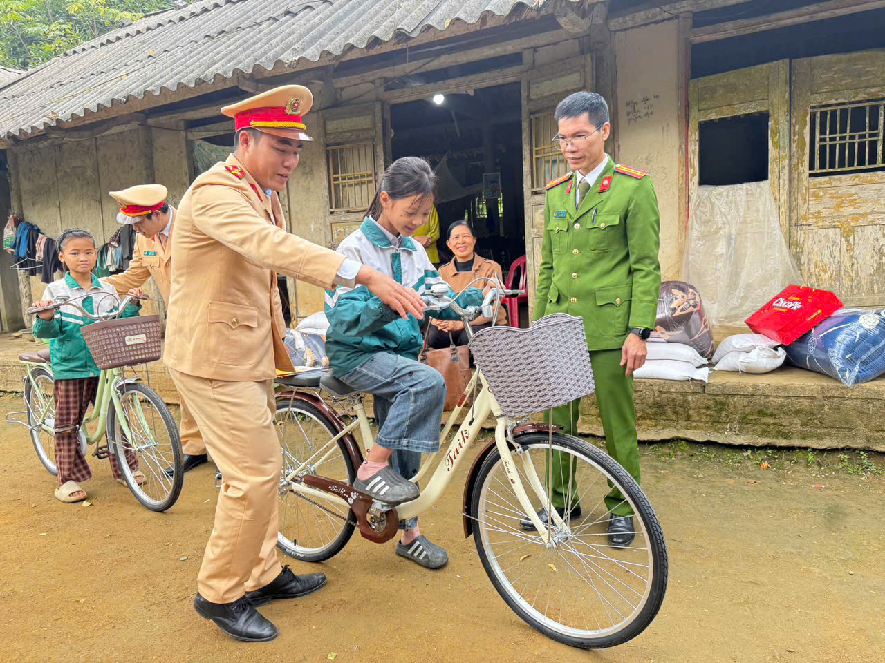 z7444952159197 lco3.vn