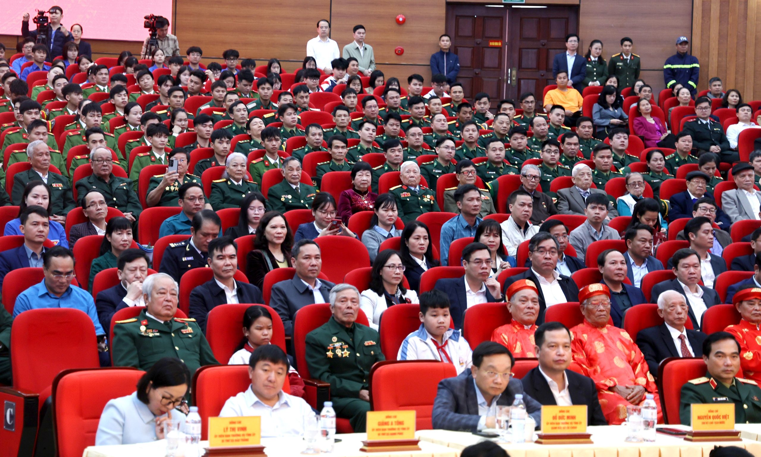 Chủ Tịch Nước Lương Cường Thăm, Chúc Tết Đảng Bộ Và Nhân Dân Lào Cai Nhân Dịp Xuân Bính Ngọ 2026 3 Đại biểu tại buổi chúc Tết của đồng chí Chủ tịch nước.