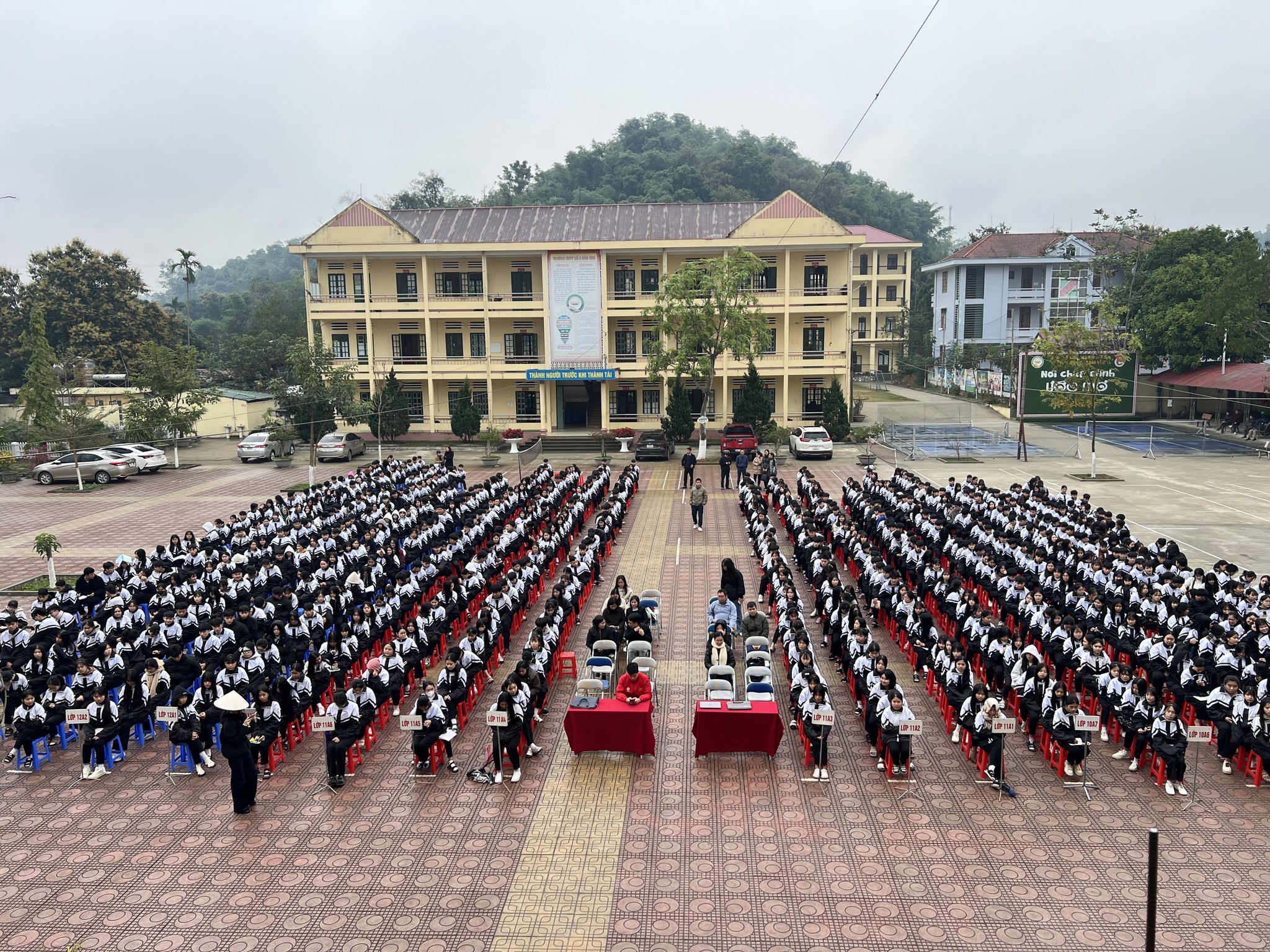Buoi tuyen truyen thu hut su quan tam lang nghe cua dong dao hoc sinh trong toan truong