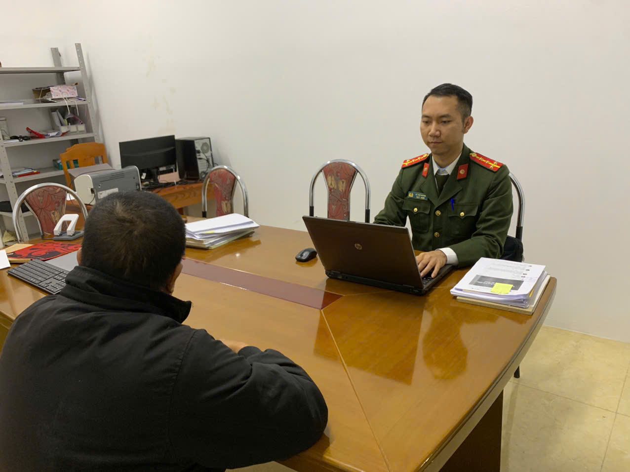 Cong an xa Bao Ai xu phat 01 truong hop ve hanh vi cung cap chia se thong tin sai su that gay anh huong den danh du uy tin cua lanh dao Dang va Nha nuoc