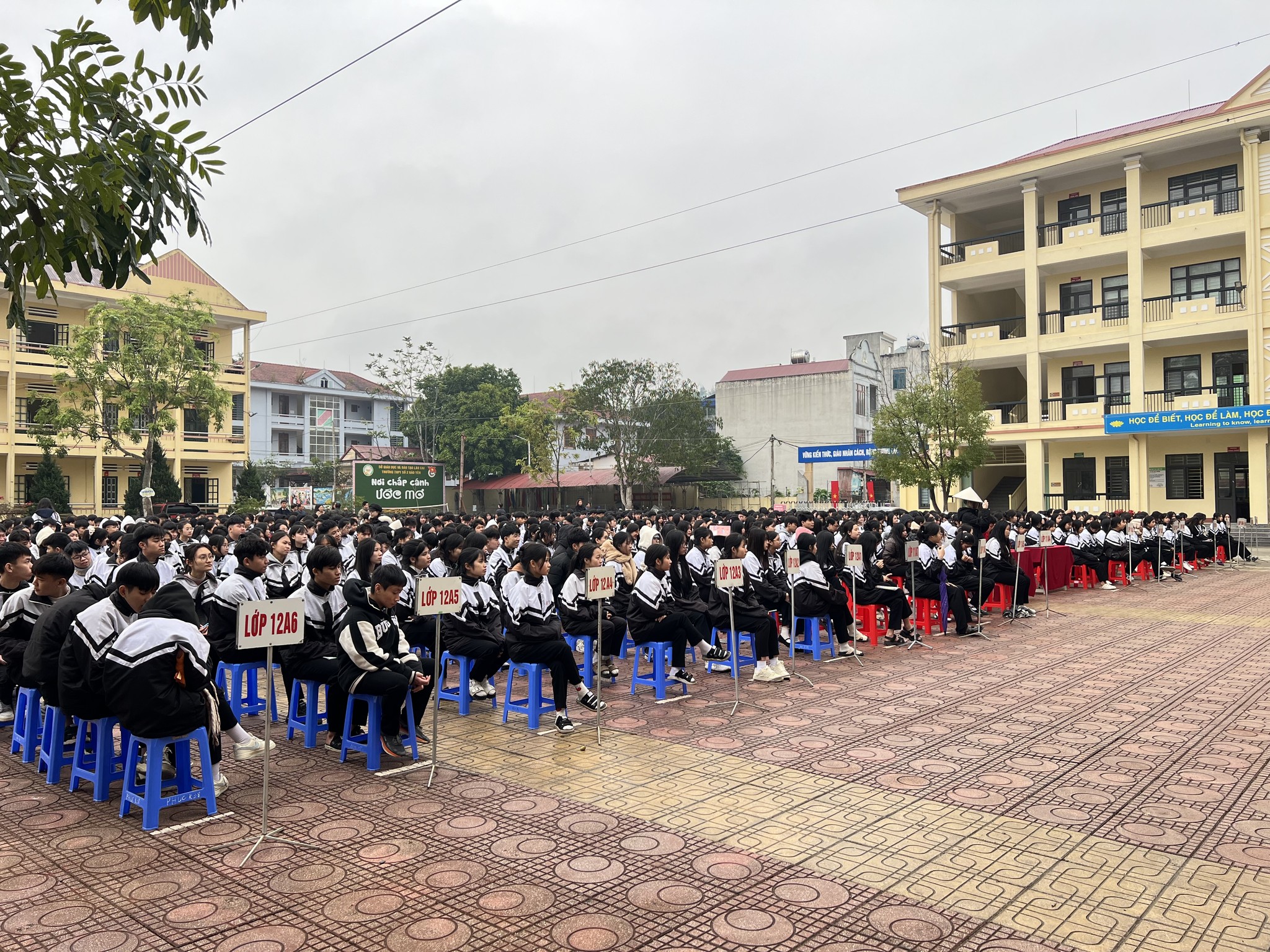 Trang bị “lá chắn pháp luật” cho học sinh trong thời đại số 4 Noi dung tuyen truyen duoc trinh bay sinh dong de hieu gop phan nang cao y thuc chap hanh phap luat cho hoc sinh