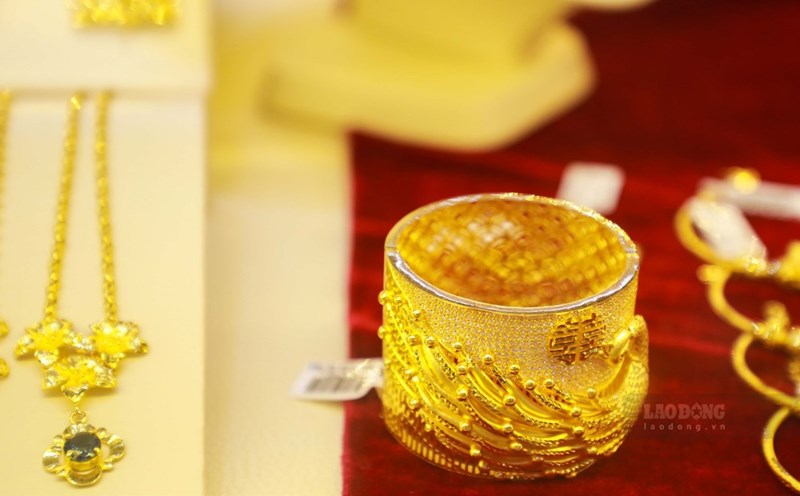 Gia Vang 4 2 2599766335445