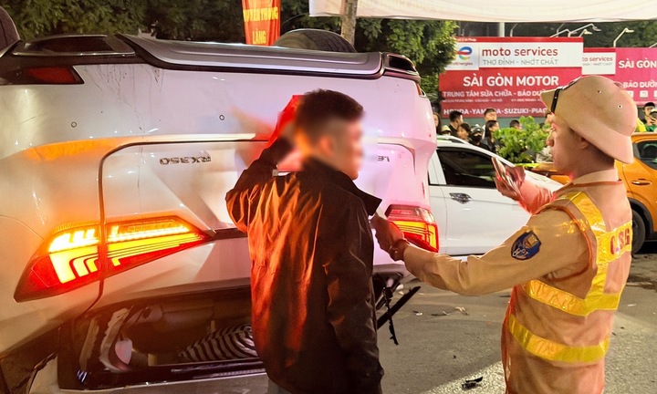 Xác định nguyên nhân ô tô Lexus tông liên hoàn 6 xe trên phố Trung Kính 1 Tài xế ô tô Lexus không vi phạm nồng độ cồn.