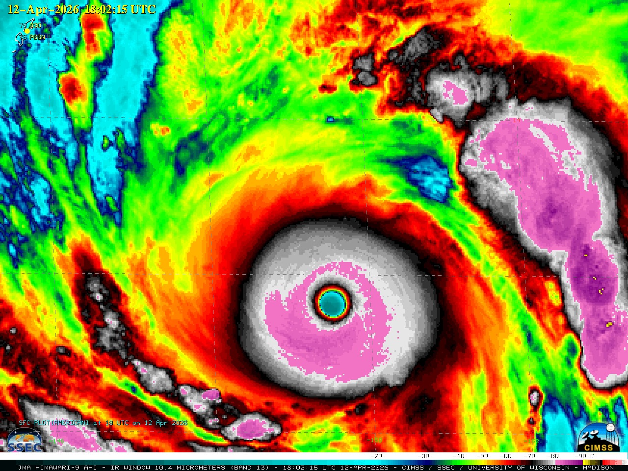 Siêu Bão Sinlaku Duy Trì Cấp 17, Áp Sát Quần Đảo Bắc Mariana 2 Ảnh vệ tinh siêu bão Sinlaku sáng 14-4