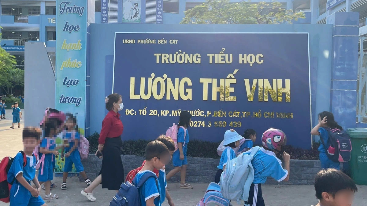 Cổng trường Tiểu học Lương Thế Vinh, phường Bến Cát. 