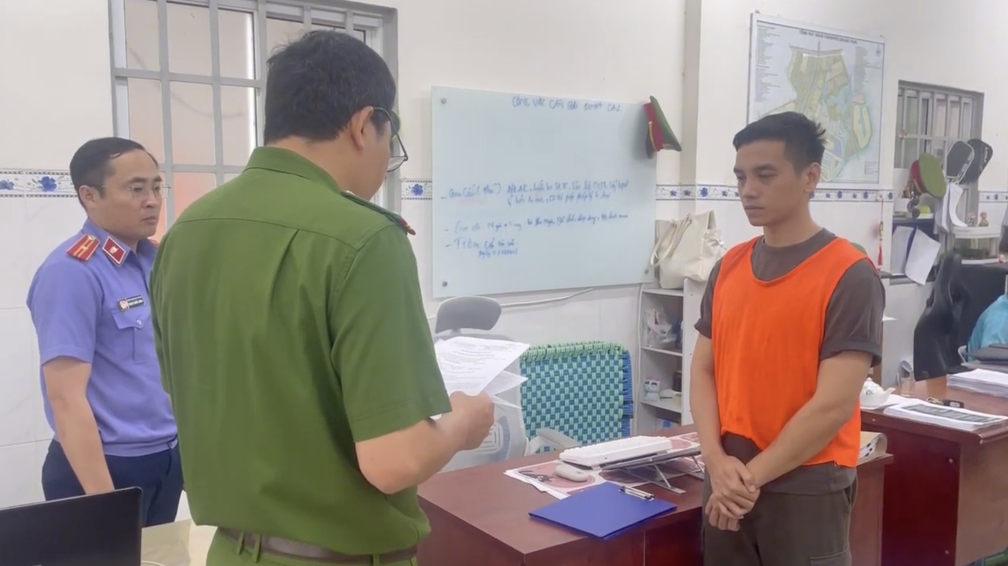 TikToker “Master Dũng Văn” (tức Nguyễn Văn Dũng) khi bị bắt giữ. Ảnh: Công an cung cấp