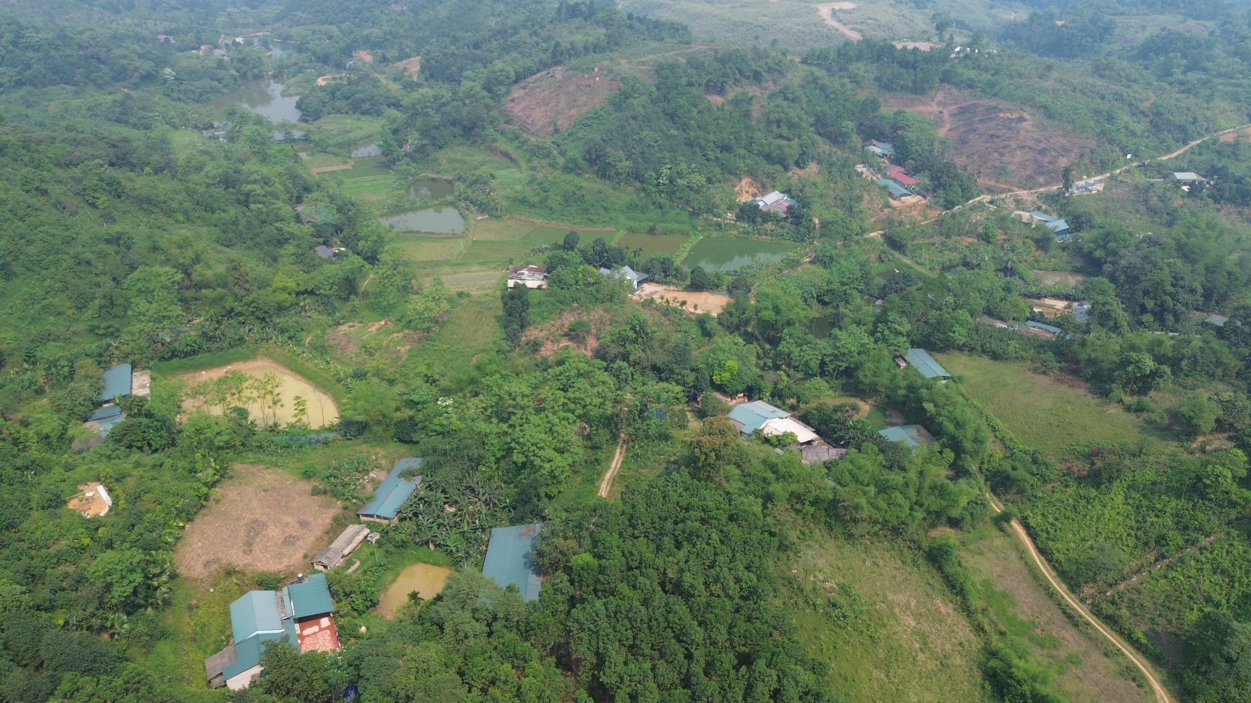 Người dân Cụm công nghiệp Thống Nhất 1 Lào Cai mong muốn sớm có phương án tái định cư cụ thể 2 Nhiều hộ gia đình mong muốn sớm có phương án cụ thể về tái định cư để bà con an tâm. Ảnh Du Kỷ